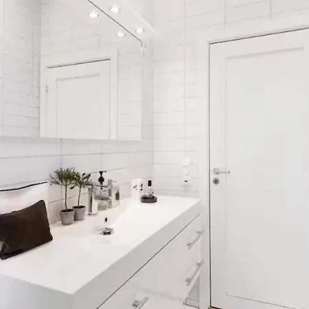 Lejlighed Spacious, Modern In Part Of Town *