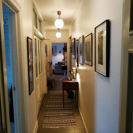 아파트 Spacious, Modern In Part Of Town *